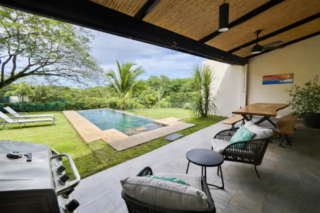 Contemporary Home with Infinity Pool in Tamarindo – 4 Bedroom Tropical Retreat on Large Lot