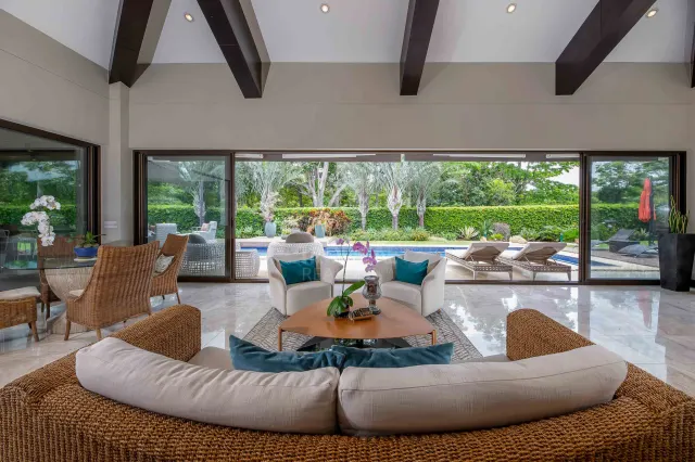 La Hacienda Cosmopolitan Chic – Exclusive Single-Level Luxury Estate in Santa Ana