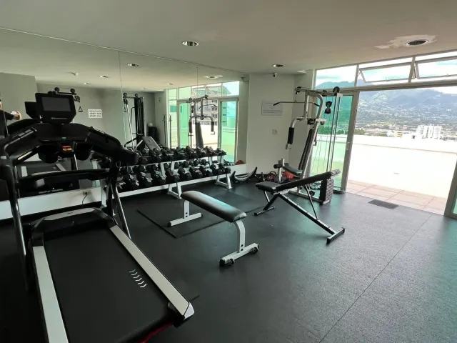 Penthouse Exclusivo en Torre Nunciatura: Elegancia y Funcionalidad