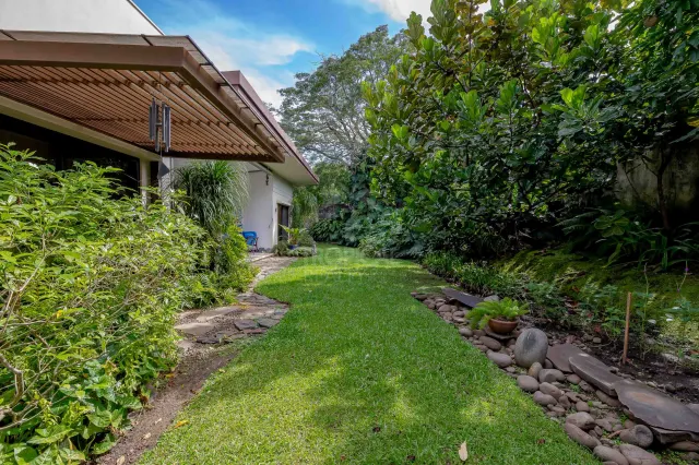 Casa Bougainvillea – Single-Story Luxury Home in Santa Ana with Expansive Private Garden