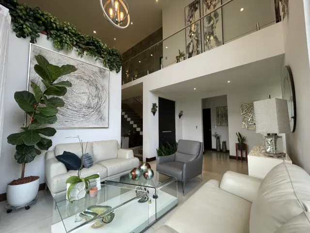Beautiful House for Sale in Gated Community - Hacienda Los Reyes