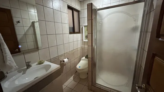 Home for Sale in Rohrmoser, Pavas – Spacious Layout & Private Terrace
