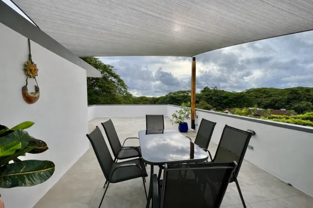Contemporary Home with Infinity Pool in Tamarindo – 4 Bedroom Tropical Retreat on Large Lot