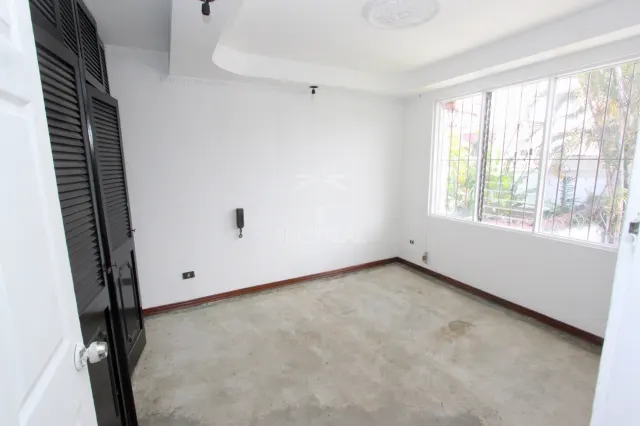 Mixed-Use Property for Sale in Sabana Sur – Spacious Layout with Outstanding Commercial Potential
