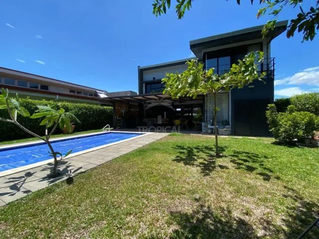 Modern Home with Private Pool in Hacienda Los Reyes