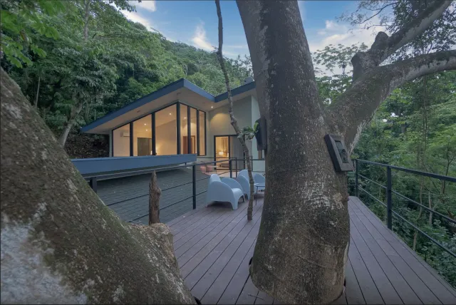 Smart Luxury Treehouse Home in Playa Órganos Paquera
