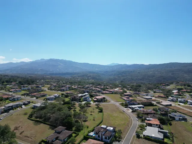 House for sale in a condominium within Ciudad-Hacienda Los Reyes