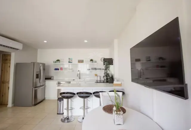 Beach Condo for Sale in Tamarindo – Tropical Living Just Steps from the Ocean