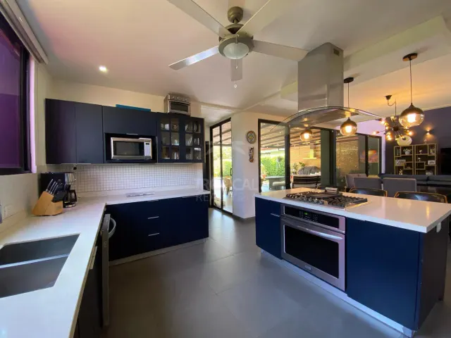 Modern Home with Private Pool in Hacienda Los Reyes