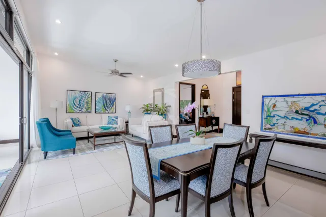 Casa Bougainvillea – Single-Story Luxury Home in Santa Ana with Expansive Private Garden