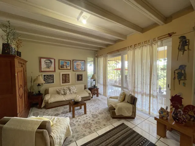House in Alto Las Palomas single story with breathtaking Views and Lush Gardens