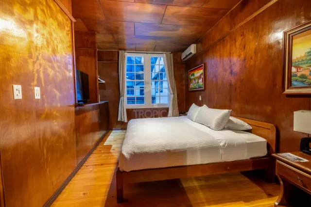 Boutique Hotel for Sale in Barrio Amón – Historic Property with High Development Potential