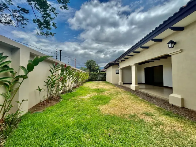 Charming Condo Home in Lindora, Santa Ana