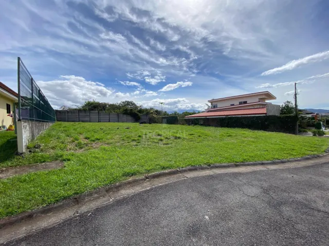 Lot in Private Gated Community in La Garita: Ready to Build