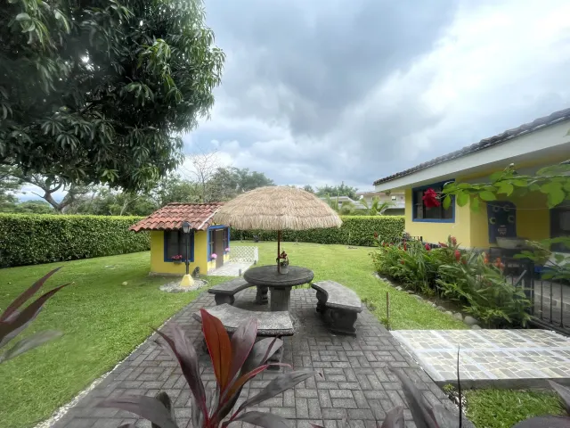 Charming Single-Story Residence in Los Reyes La Guacima: Your Ideal Home Awaits!