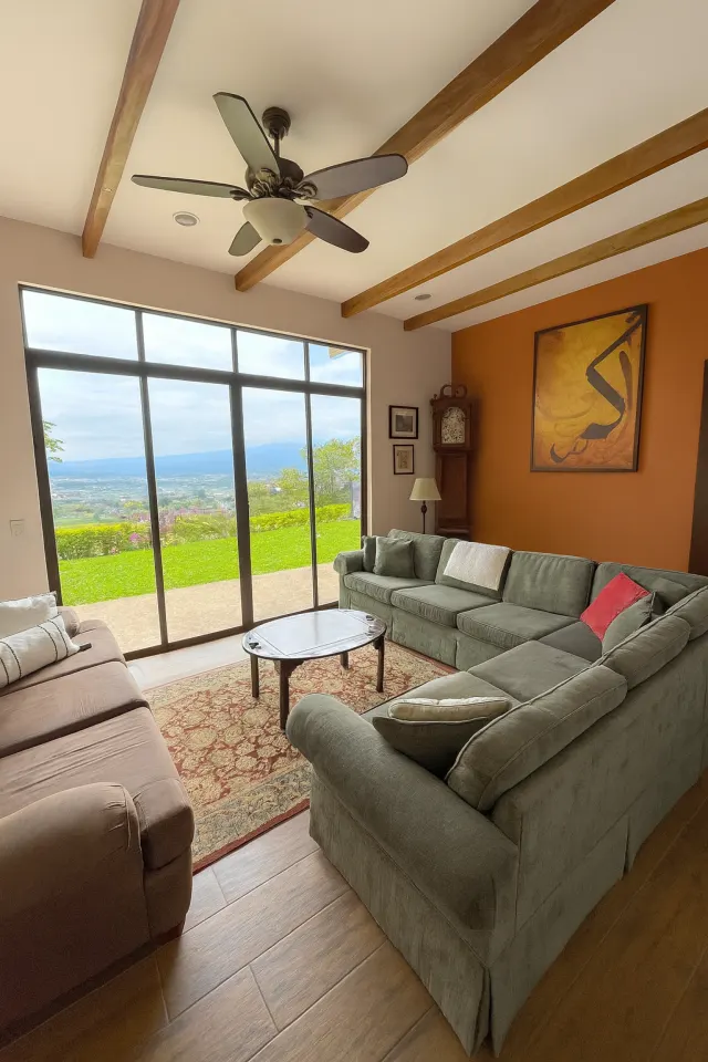 Stunning Home with Pool, Guest Apartments and Panoramic Views in Escazú