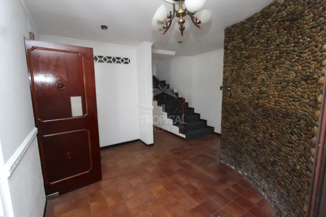 Mixed-Use Property for Sale in Sabana Sur – Spacious Layout with Outstanding Commercial Potential