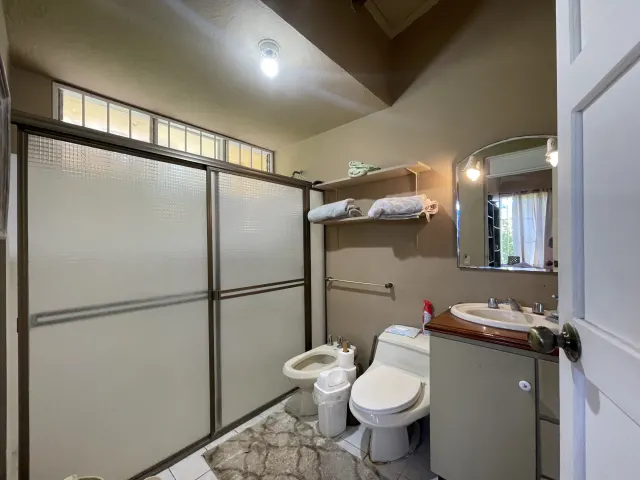 House in Alto Las Palomas single story with breathtaking Views and Lush Gardens