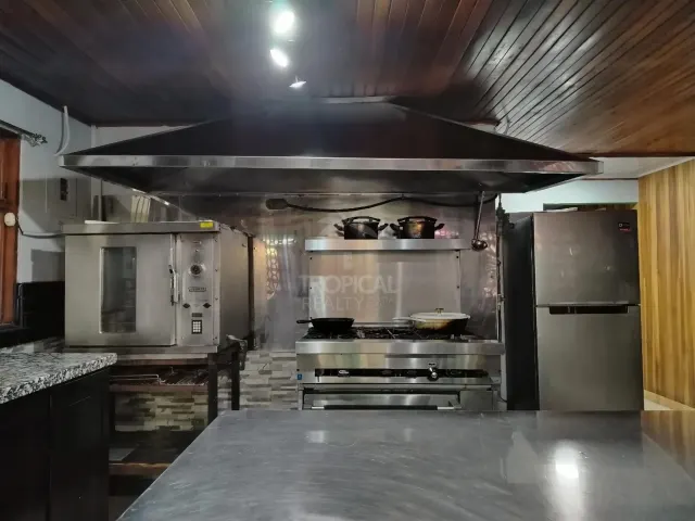 Property 2 homes, Mountain Views in San Isidro, Alajuela – Ideal Income/Hospitality or Vacation Home