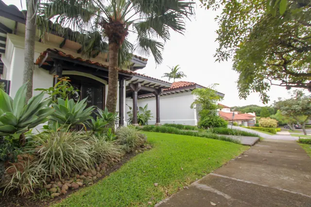 House in Bosques De Lindora
