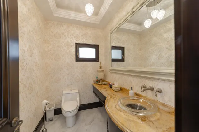 Monteran Luxury Home: Exquisite 3-Bedroom Residence