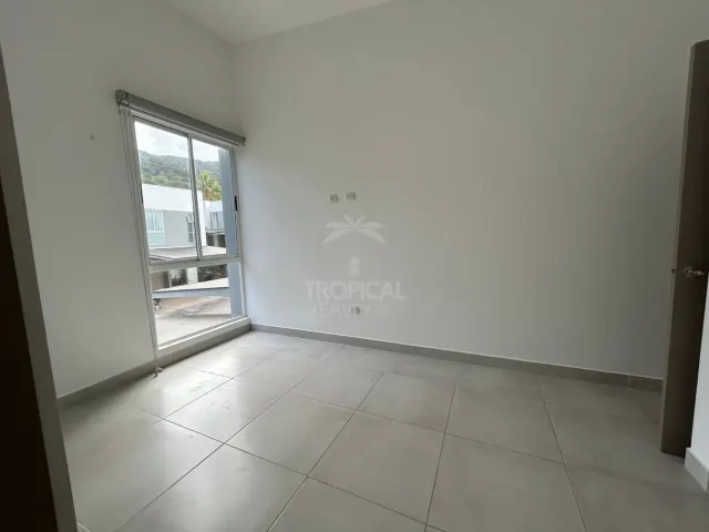 Modern Townhouse for Rent – Piedades de Santa Ana