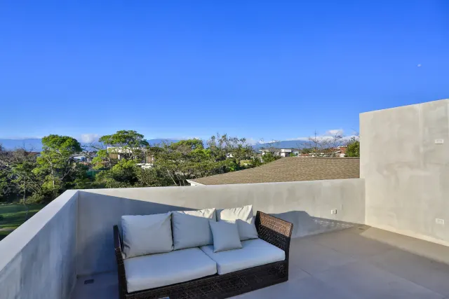Modern Minimalist Gem for sale in Hacienda Los Reyes