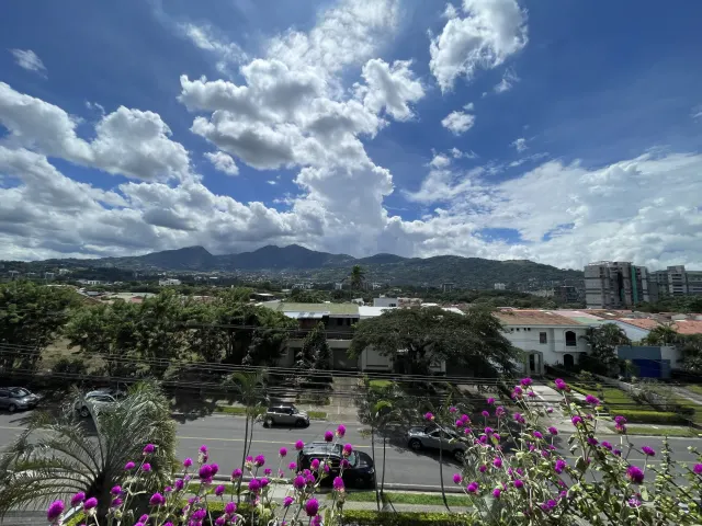 Trejos Montealegre, elegant apartment for sale