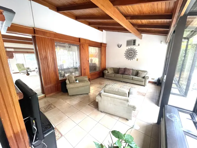 Property with Stunning Views in San Rafael Escazú