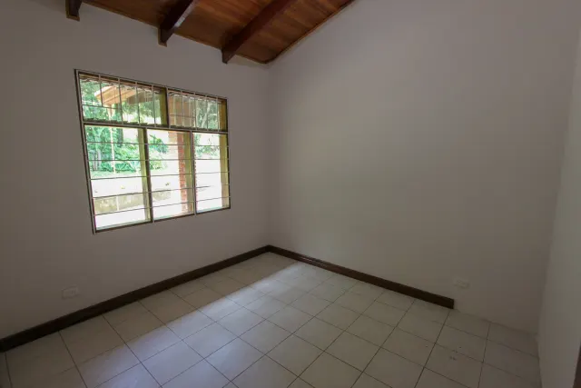 One-story house for sale, Santa Ana, Piedades