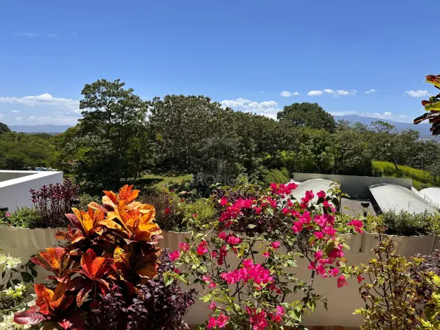One-Level Penthouse in Avalon Country, Santa Ana – $240,000