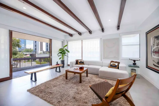 Luxury Apartment for Sale in Rohrmoser – Wraparound Balcony & Park Views