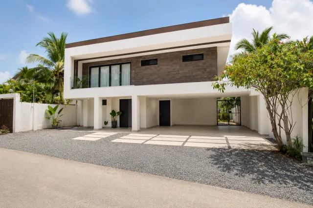 Luxury Oceanfront Living in Playa Tivives, Costa Rica