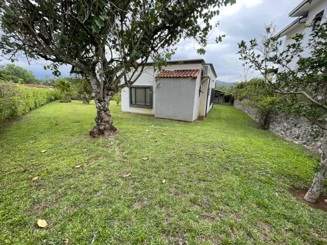 Single-story house for sale Hacienda Los Reyes