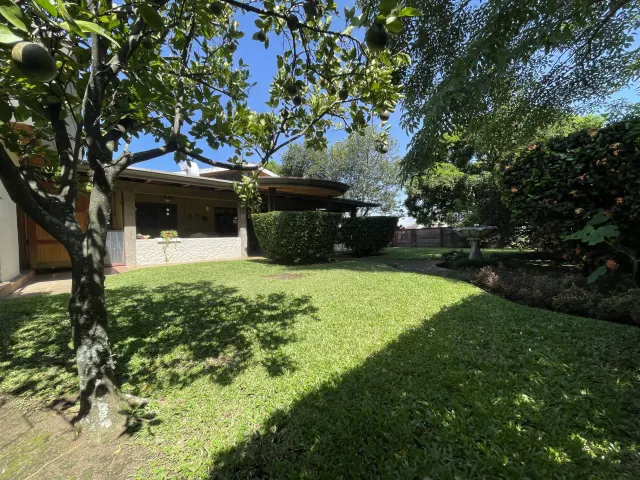Hacienda Los Reyes one story house for sale