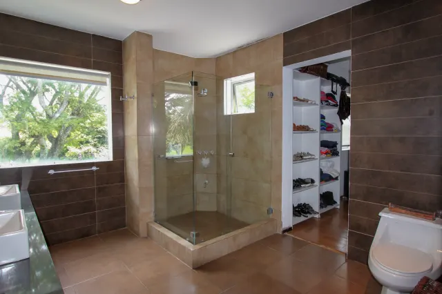 Modern Golf Course Haven: Spectacular Home in Valle del Sol, Santa Ana