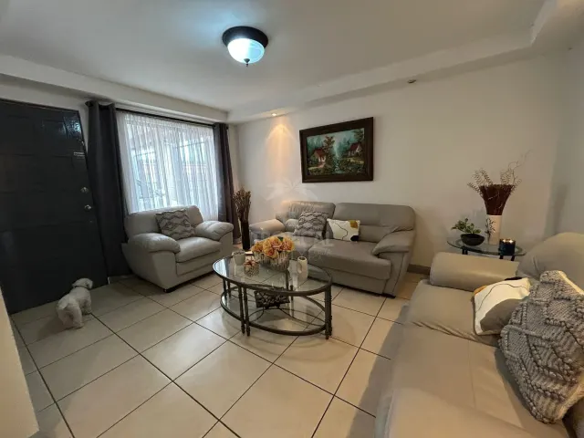 Independent Home for Sale in San Francisco de Dos Ríos – Spacious Layout, Office & Patio