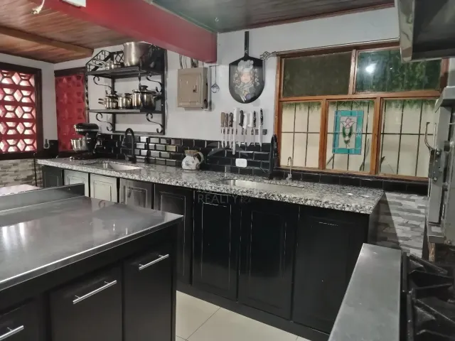 Property 2 homes, Mountain Views in San Isidro, Alajuela – Ideal Income/Hospitality or Vacation Home
