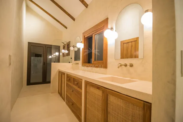 Ocean-View Mixed-Use Property in Mal Pais