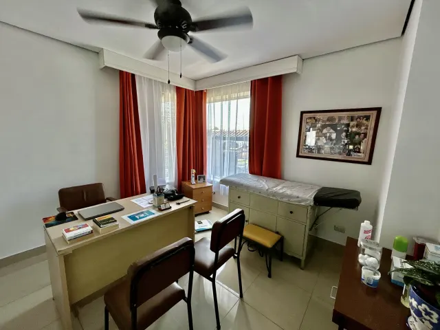 House for sale in Hacienda Los Reyes, boasting a prime location and outstanding features.
