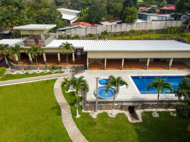 Commercial Property for Sale in La Garita – Riverfront with High Development Potential