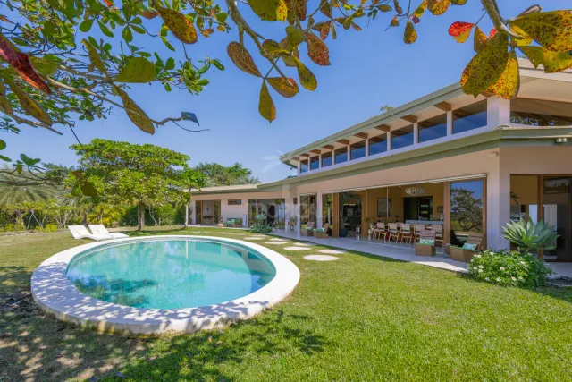 Ocean View Luxury Villa in a Gated Community – 3 Bed / 3.5 Bath, Pool & 5,000 m² Lot