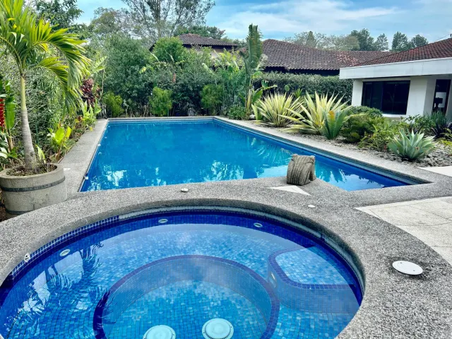 For Sale, Single-Story House with Pool Los Reyes