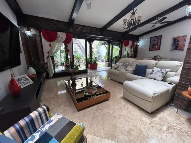 Luxury Residence in Guachipelín: Space, Elegance & Exclusivity