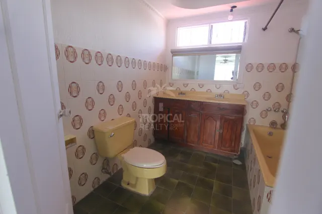 Mixed-Use Property for Sale in Sabana Sur – Spacious Layout with Outstanding Commercial Potential