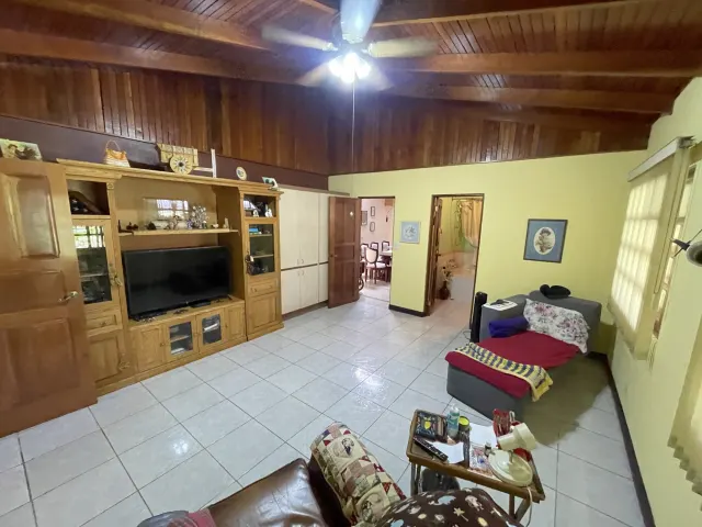 Hacienda Los Reyes one story house for sale