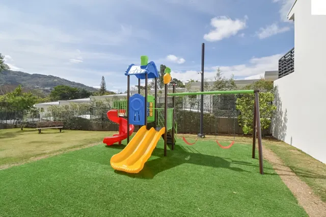 Modern 3-Bedroom Home for Sale in Escazú – Near Multiplaza & Route 27 | $250,000 USD