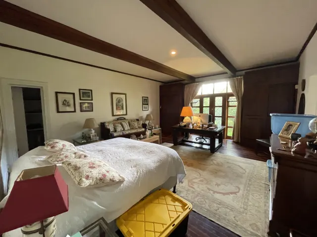 Versatile Estate in Santa Ana, Piedades: Ideal for Hotel, Airbnb, or Development