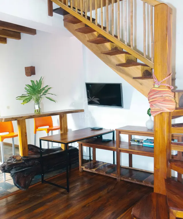 Prime Investment Opportunity: Luxurious Home in Santa Teresa