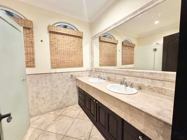 Villa Real for sale or rent